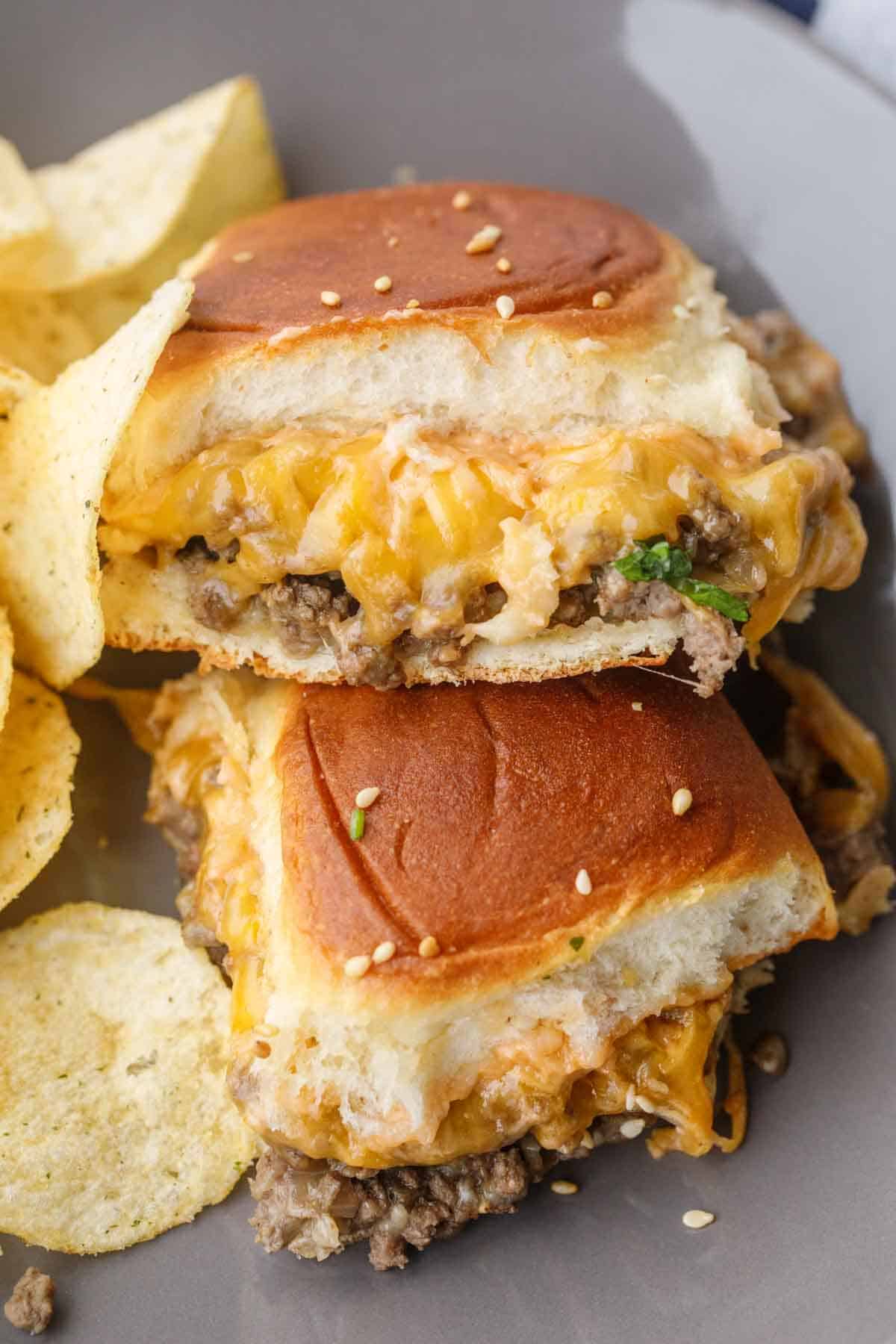 Baked Cheeseburger Sliders Recipe - Valentina's Corner
