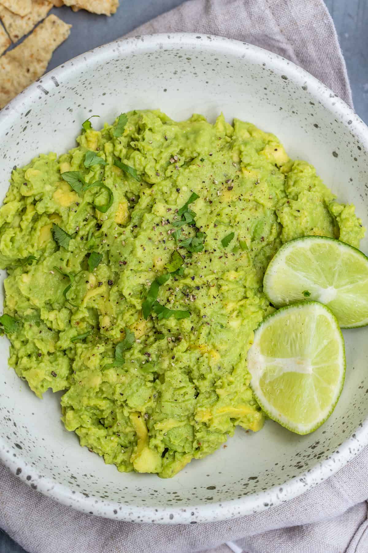 Best Avocado Spread Recipe (Simple & Fresh) A bowl of chunky avocado mash, perfect for sandwiches.